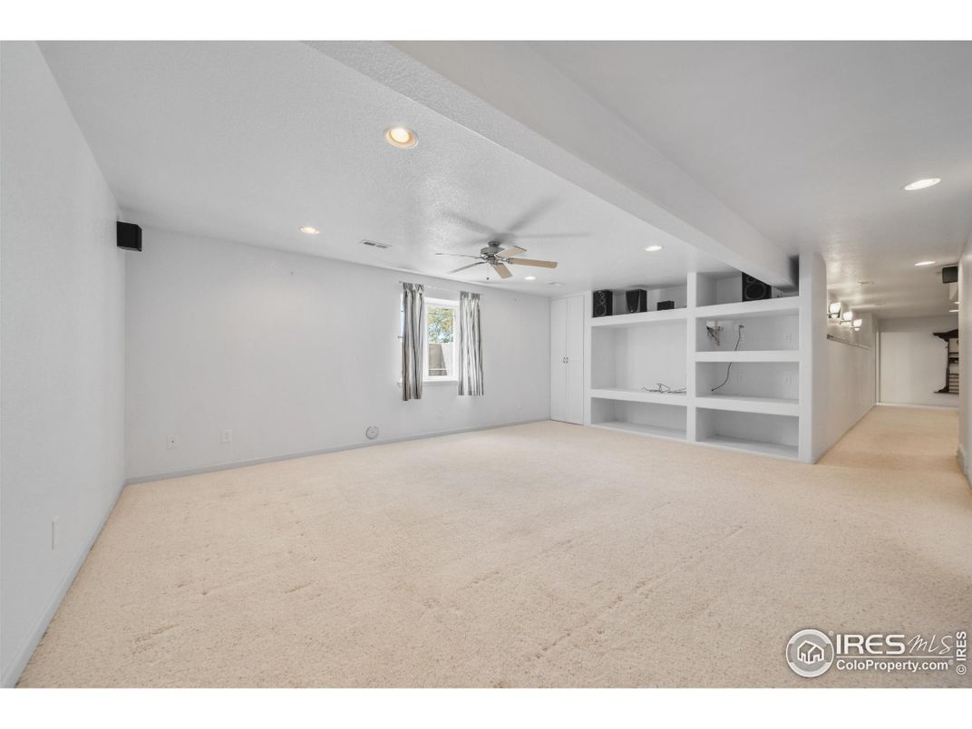 Empty room, Interior, Recessed Lighting