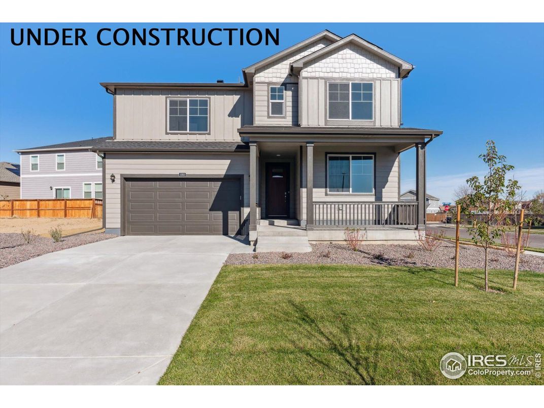 Attached, Exterior, Facade, American Craftsman