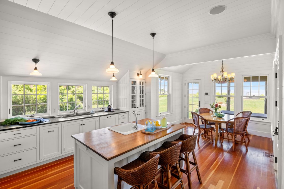 Chandelier, Dining room, Interior, Kitchen, Pendant Lights, Wood Texture Flooring