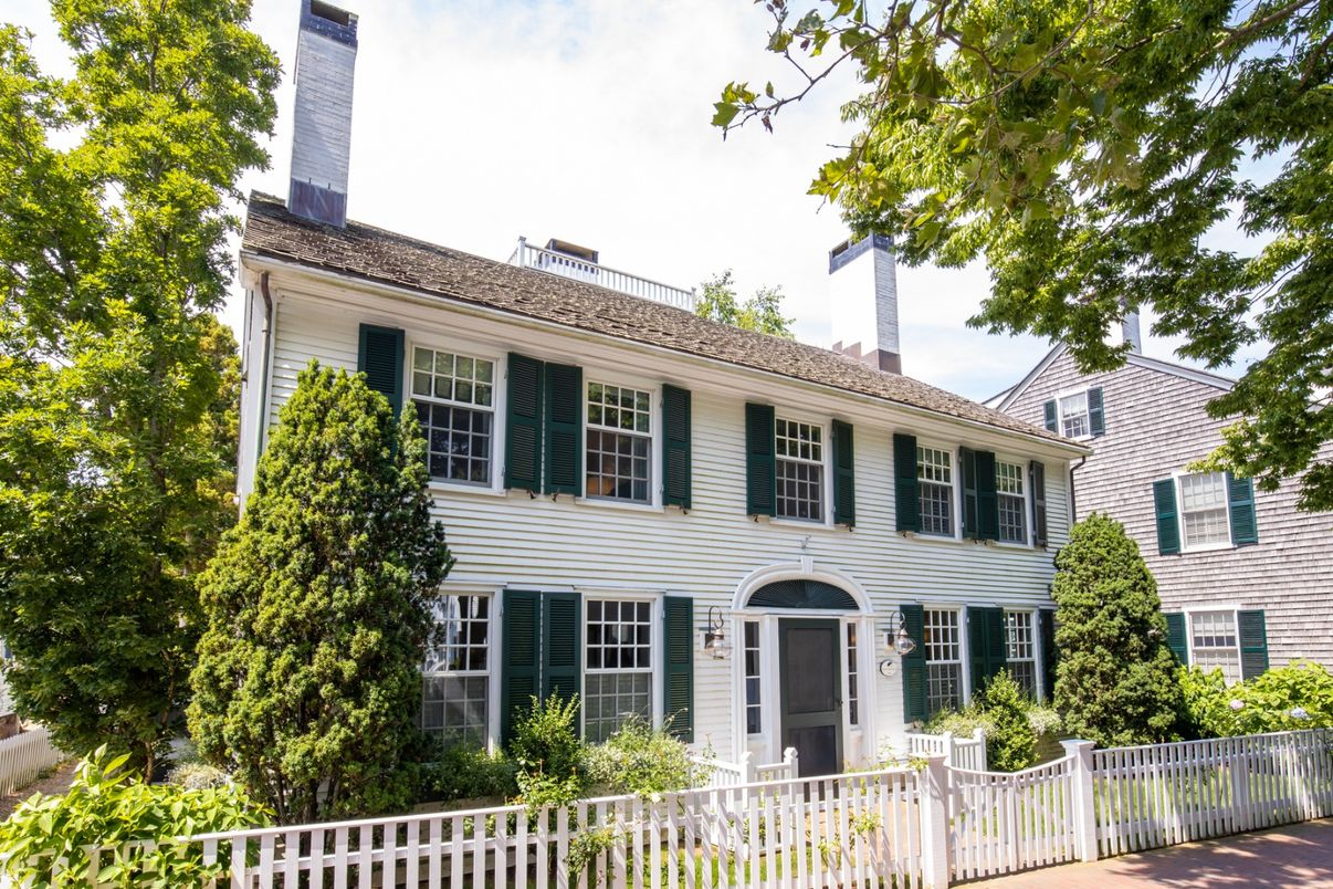 Exterior, Facade, Georgian