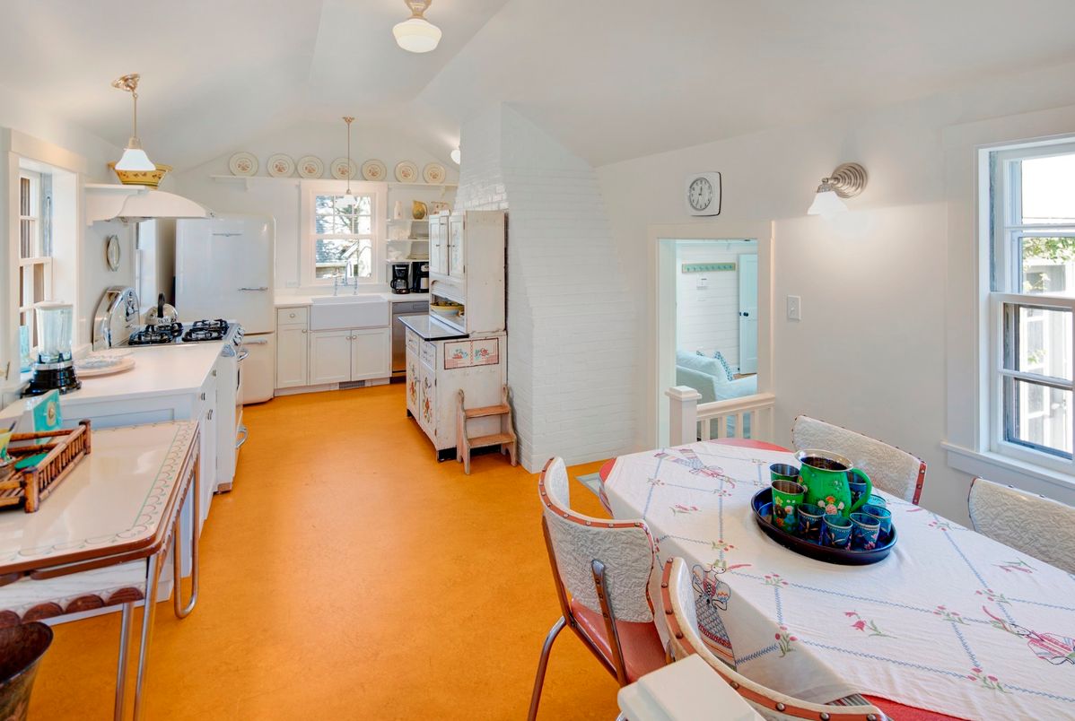 Dining room, Interior, Kitchen, Pendant Lights