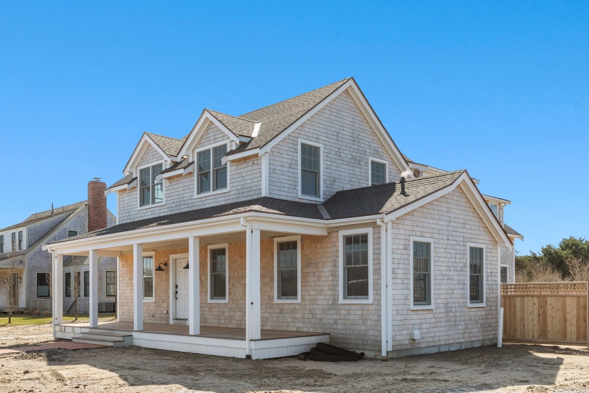 Exterior, Facade, Farmhouse