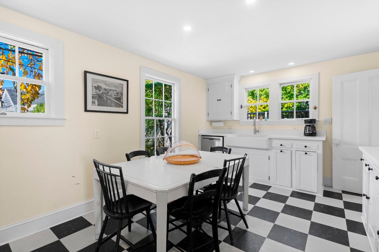 Dining room, Interior, Kitchen, Recessed Lighting