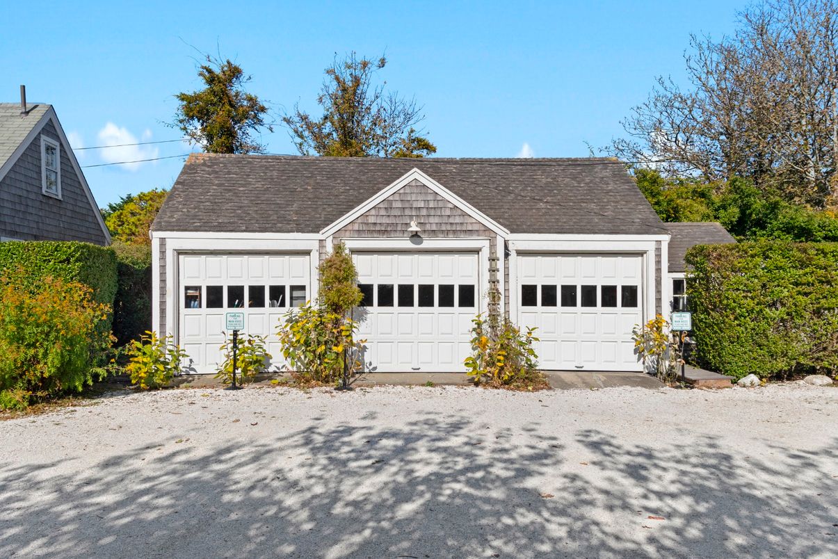 Detached Garage, Exterior