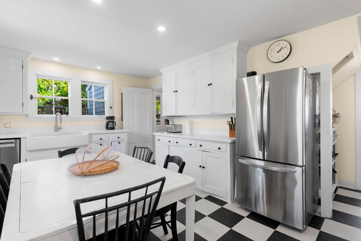 Dining room, Interior, Kitchen, Recessed Lighting, Stainless Steel Appliances