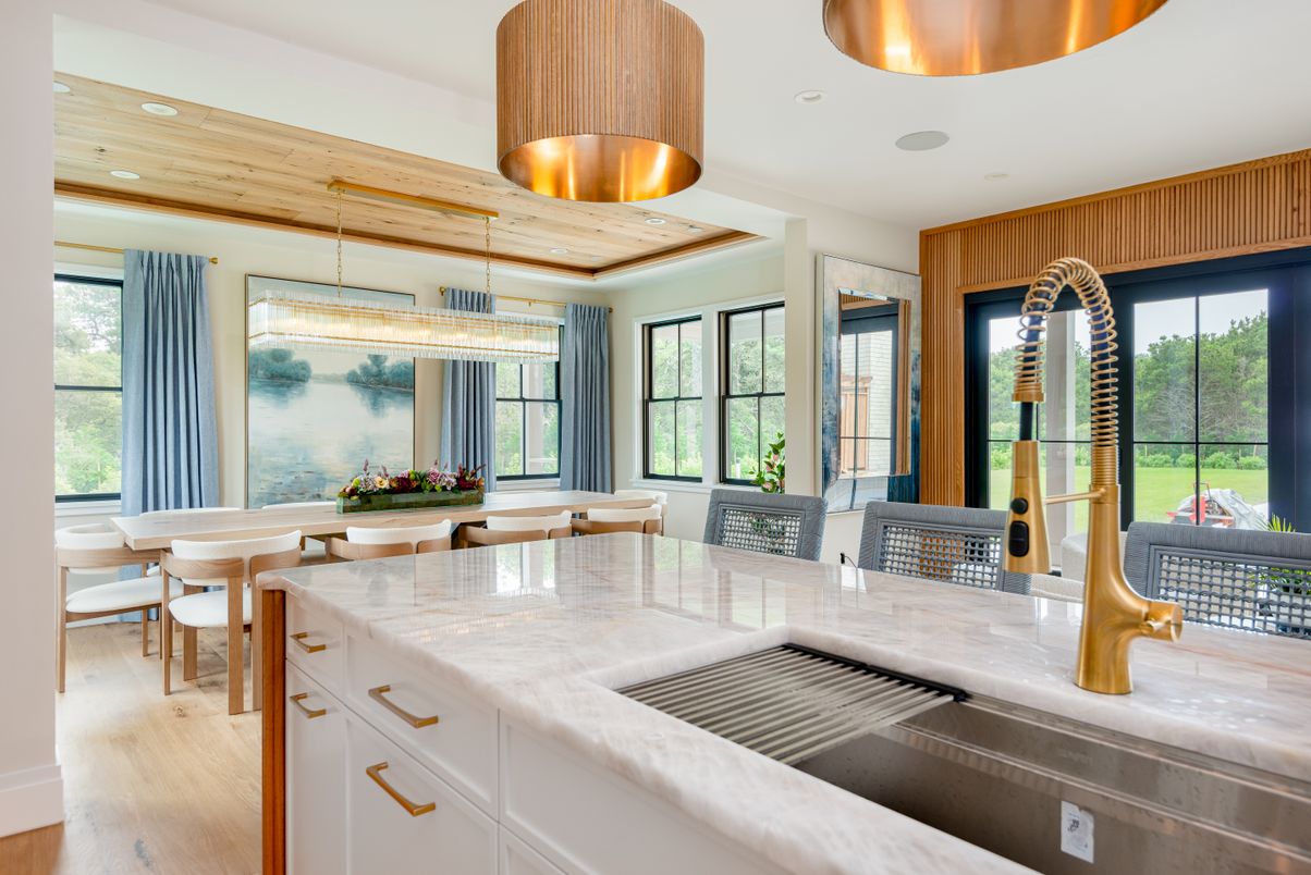 Chandelier, Dining room, Interior, Recessed Lighting, Wood Texture Flooring