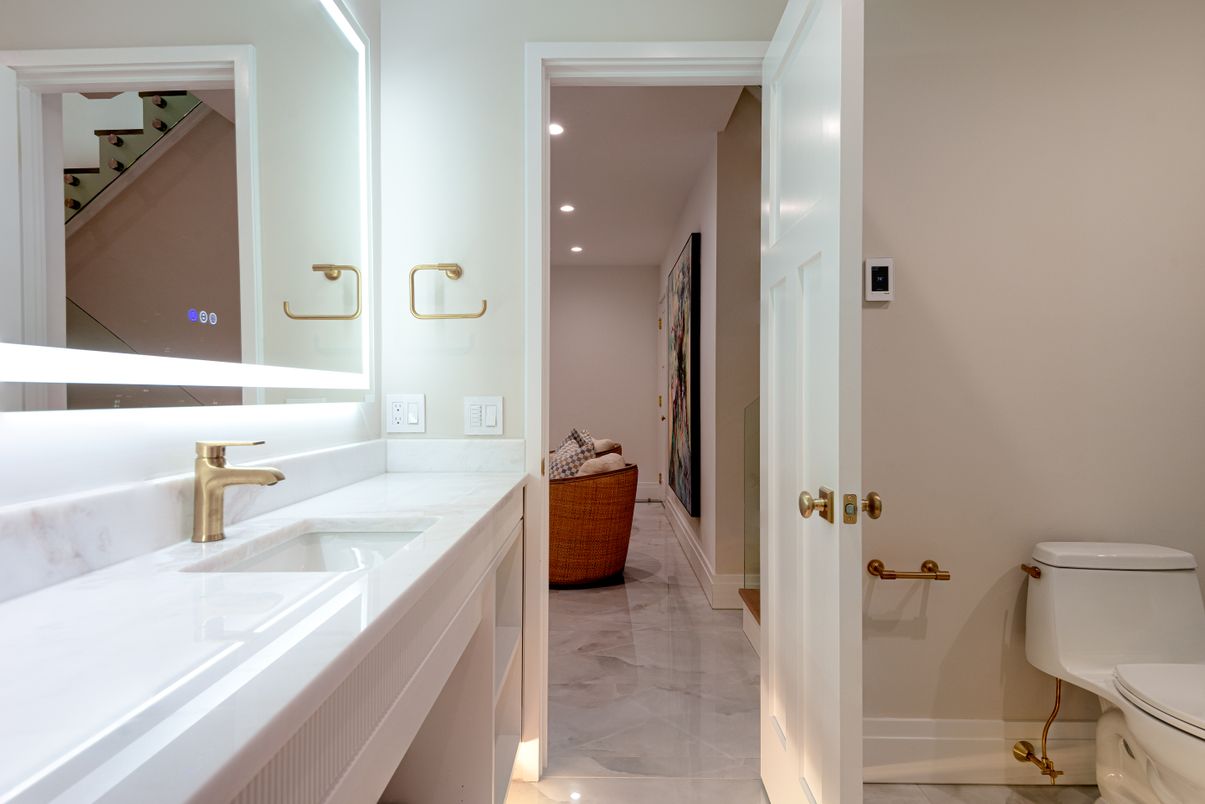 Bathroom, Interior, Recessed Lighting