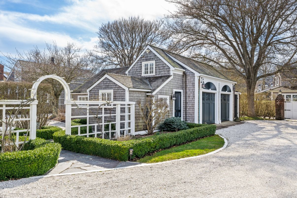 Attached, Backyard, Exterior, Facade, French Provincial