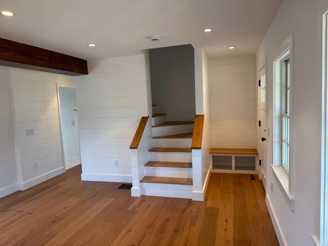 Interior, Recessed Lighting, Wood Texture Flooring