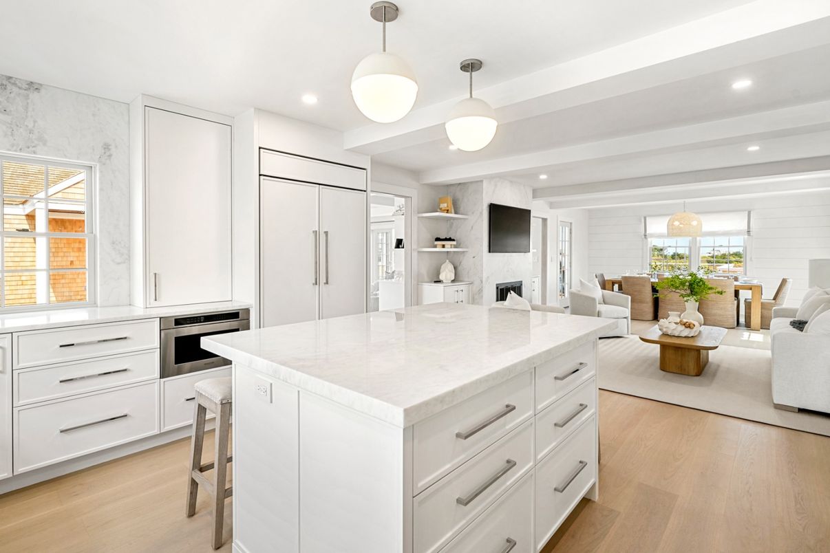 Dining room, Interior, Kitchen, Living room, Pendant Lights, Recessed Lighting, Stainless Steel Appliances, Wood Texture Flooring