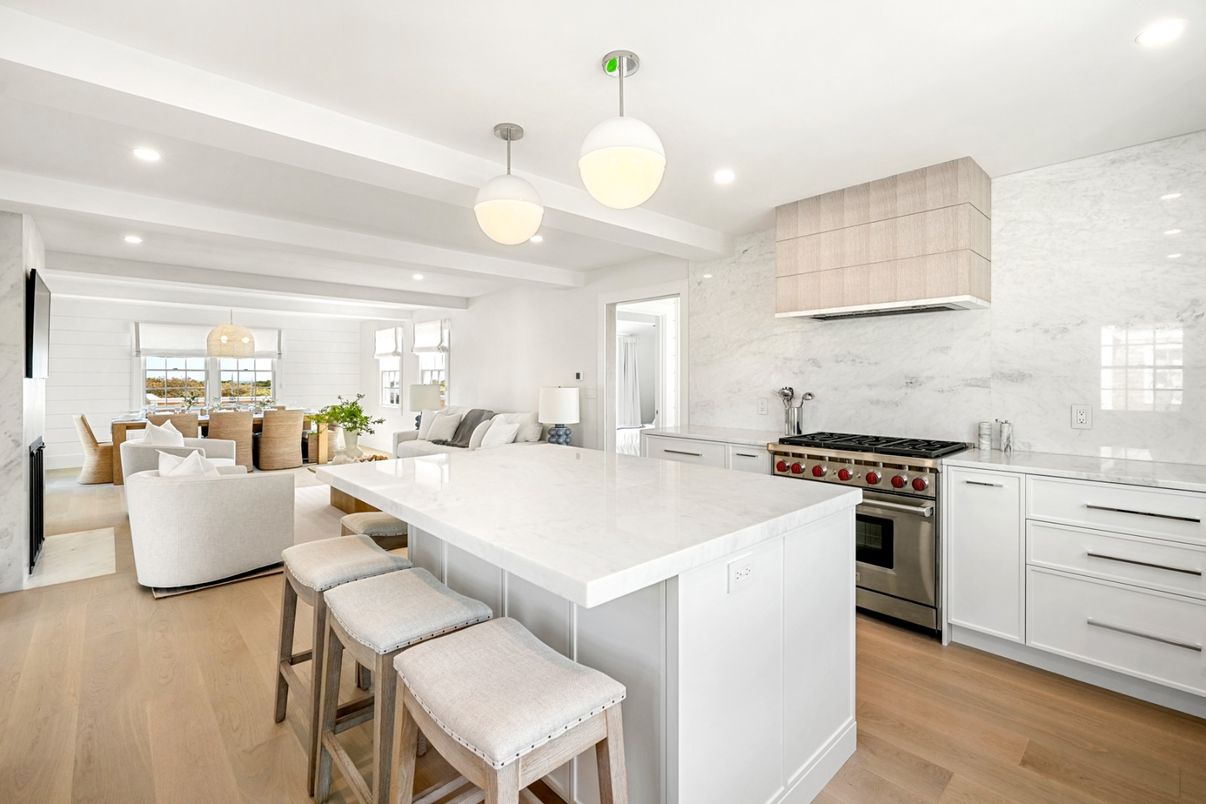 Dining room, Interior, Kitchen, Living room, Pendant Lights, Recessed Lighting, Stainless Steel Appliances, Wood Texture Flooring