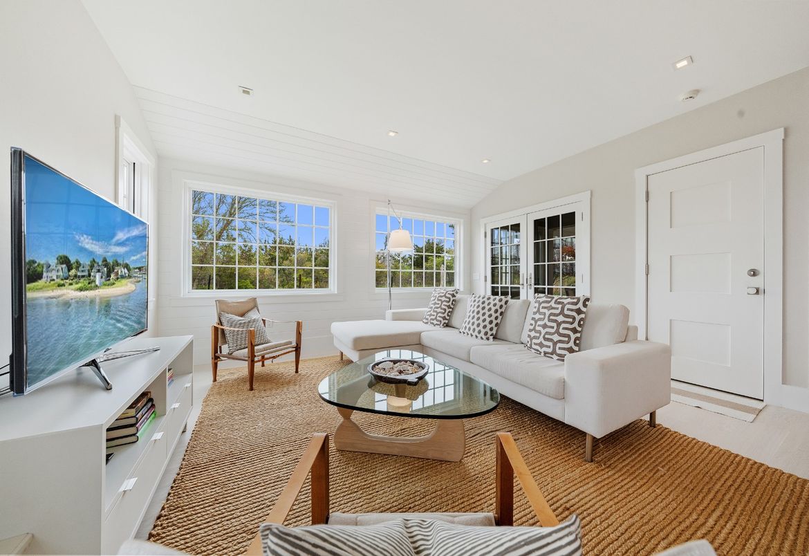 Interior, Living room, Recessed Lighting, Water