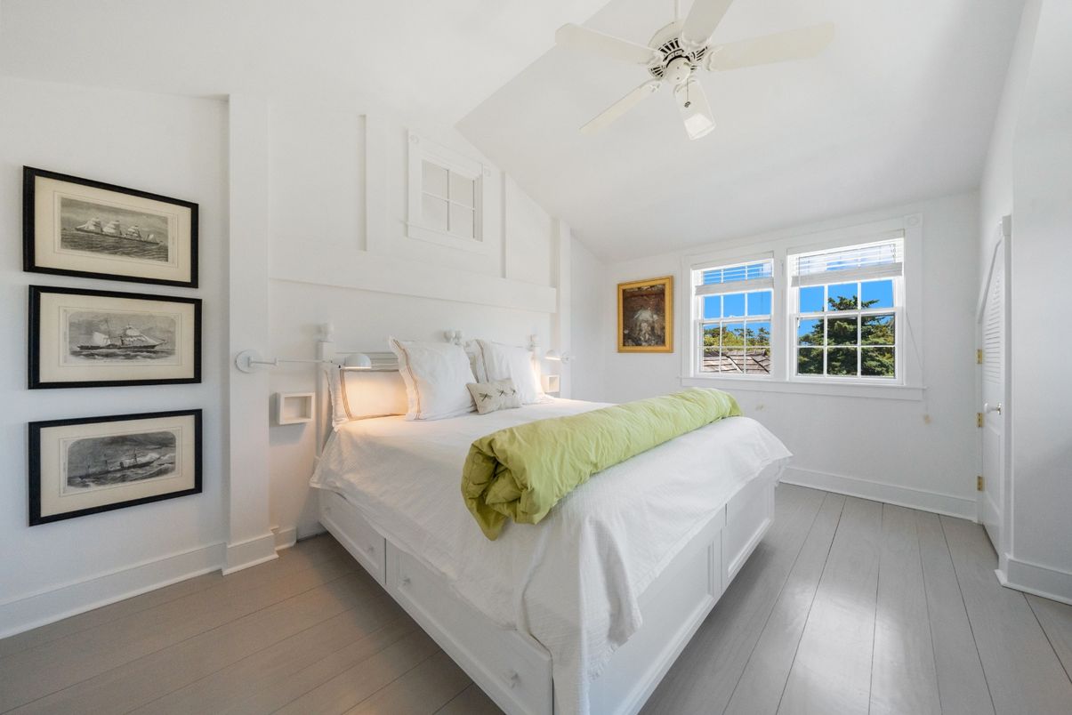 Bedroom, Interior, Water, Wood Texture Flooring