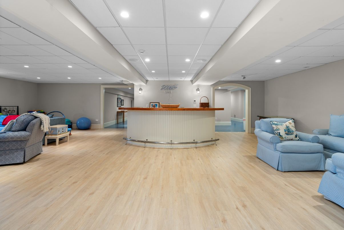 Interior, Recessed Lighting, Wood Texture Flooring