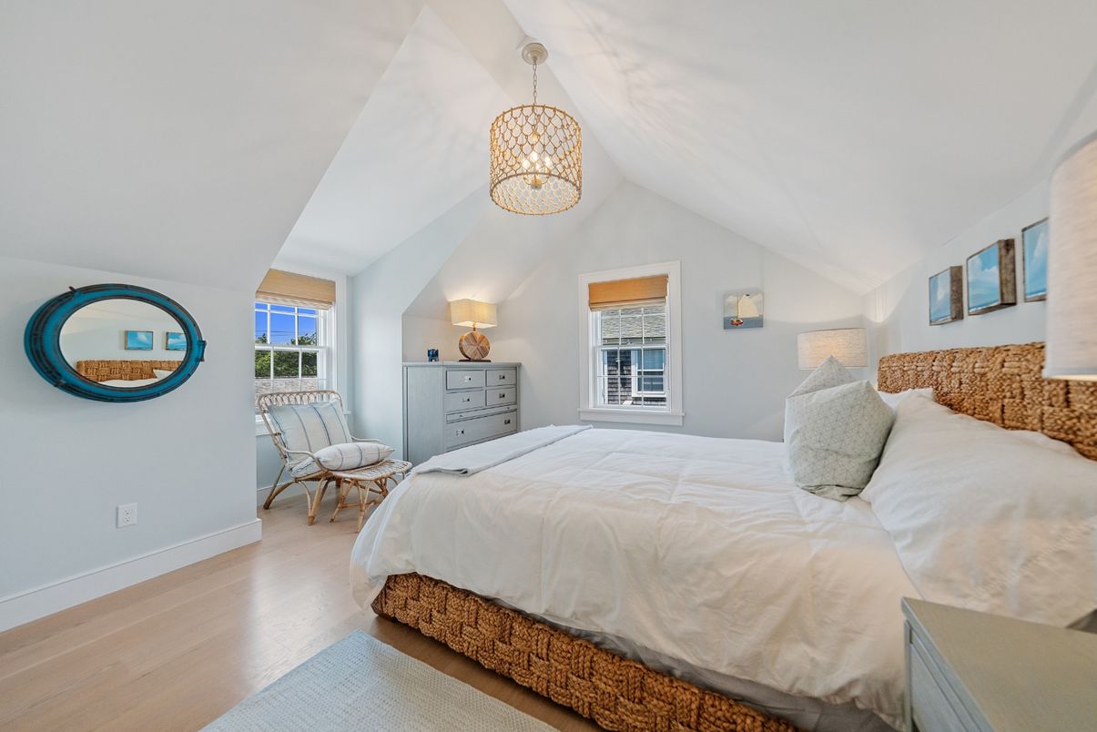 Bedroom, Interior, Pendant Lights, Wood Texture Flooring