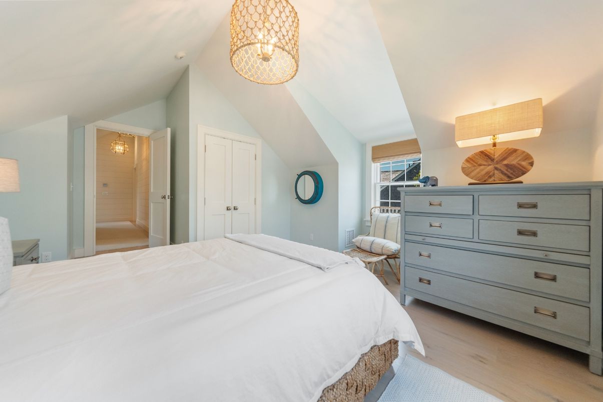 Bedroom, Interior, Pendant Lights, Wood Texture Flooring