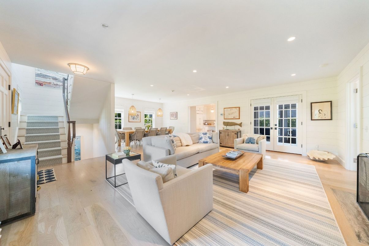 Dining room, Interior, Living room, Pendant Lights, Recessed Lighting, Wood Texture Flooring