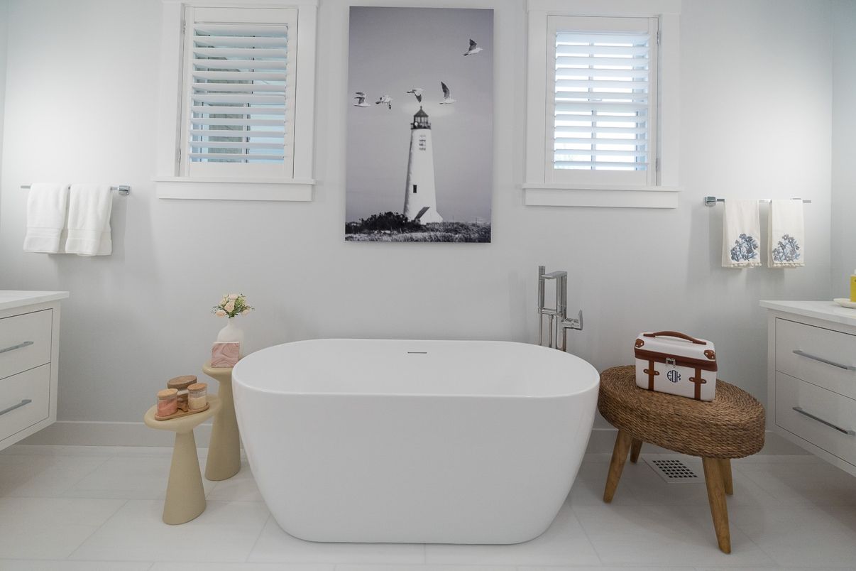 Bathroom, Free Standing Baths, Interior