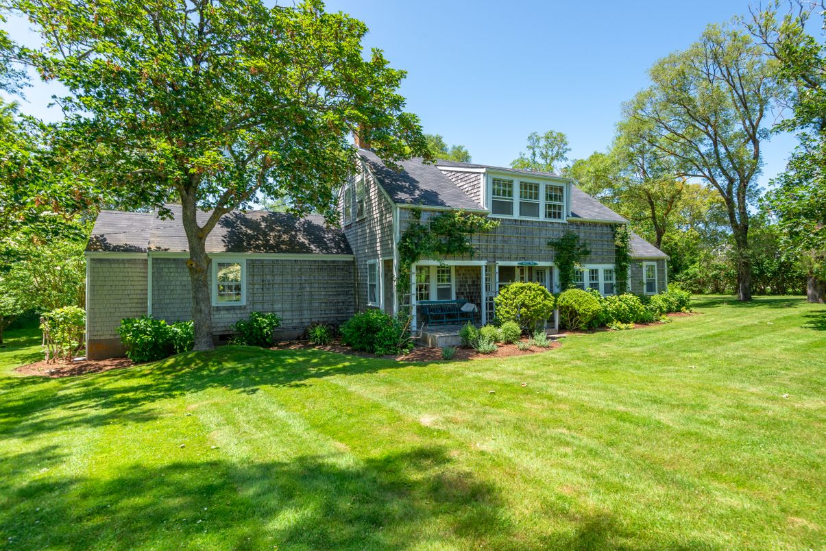 Backyard, Exterior, Facade, Cape Cod