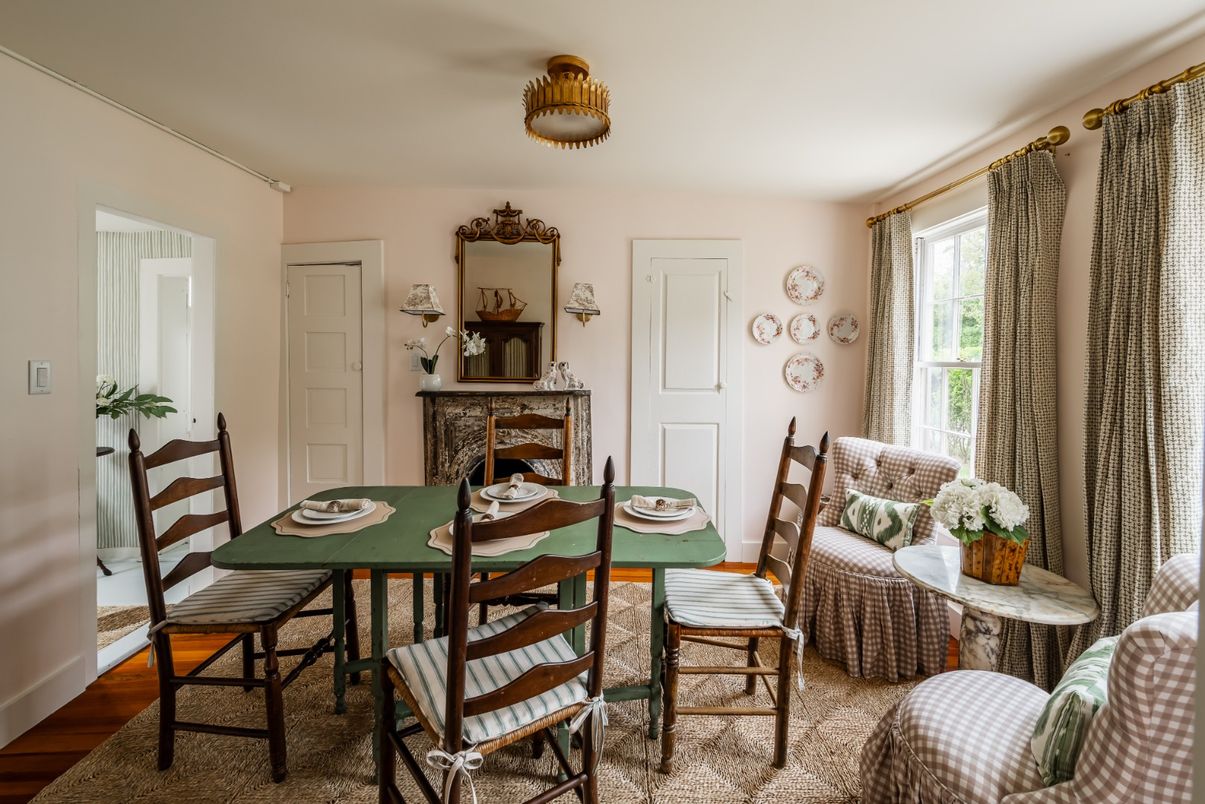Dining room, Interior, Wood Texture Flooring