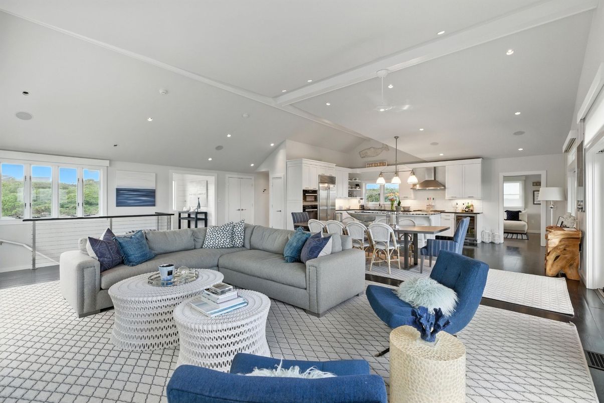 Dining room, Interior, Kitchen, Living room, Pendant Lights, Recessed Lighting, Stainless Steel Appliances