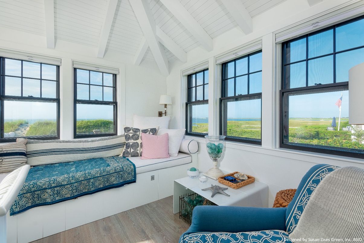 Interior, Living room, Sun Room, Water, Wood Texture Flooring