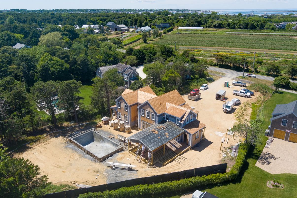 Exterior, Drone