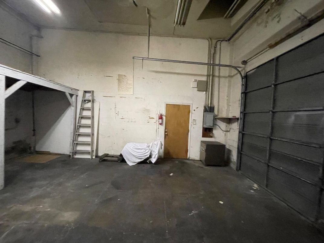 Garage, Interior