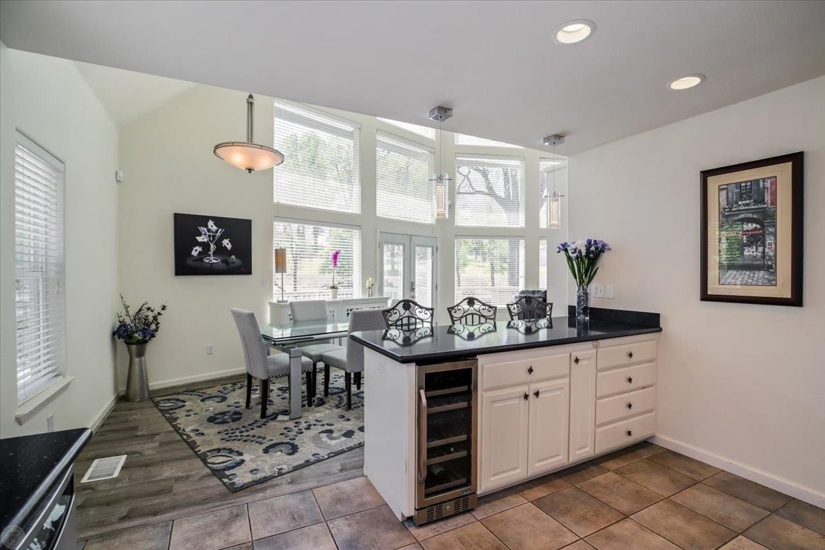 Dining room, Interior, Pendant Lights, Recessed Lighting