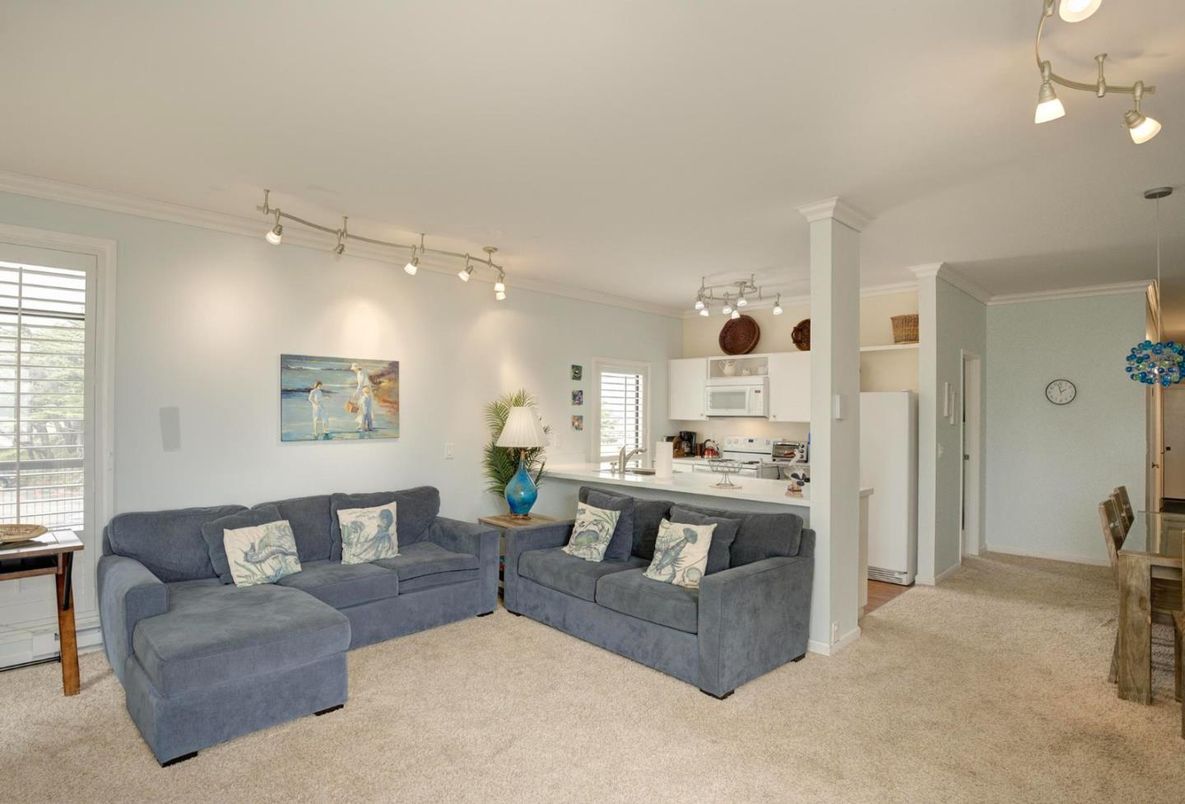 Interior, Kitchen, Living room, Pendant Lights, Stainless Steel Appliances