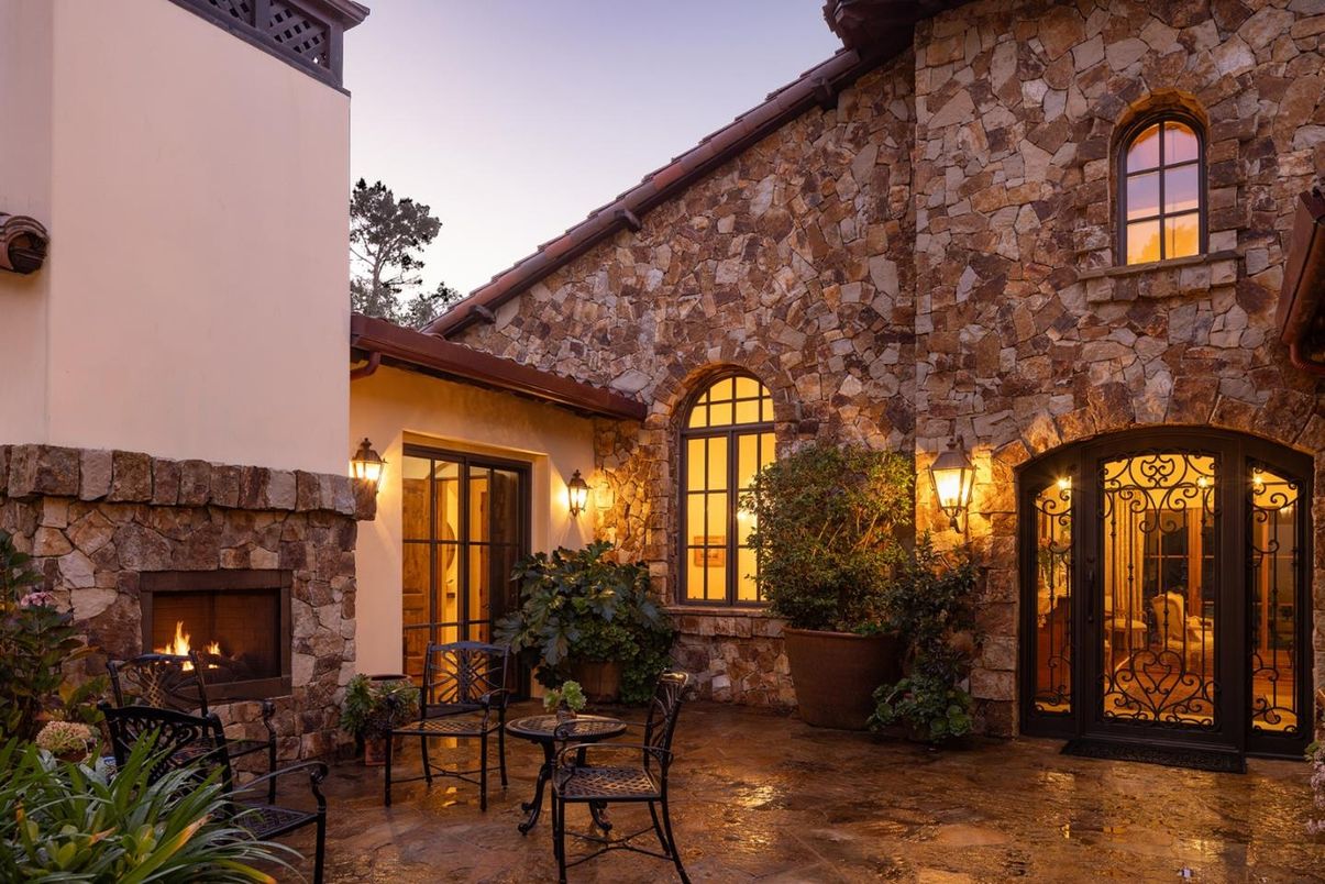 Exterior, Fireplace