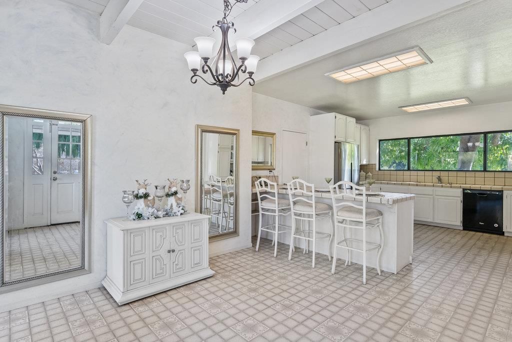 Chandelier, Interior, Kitchen