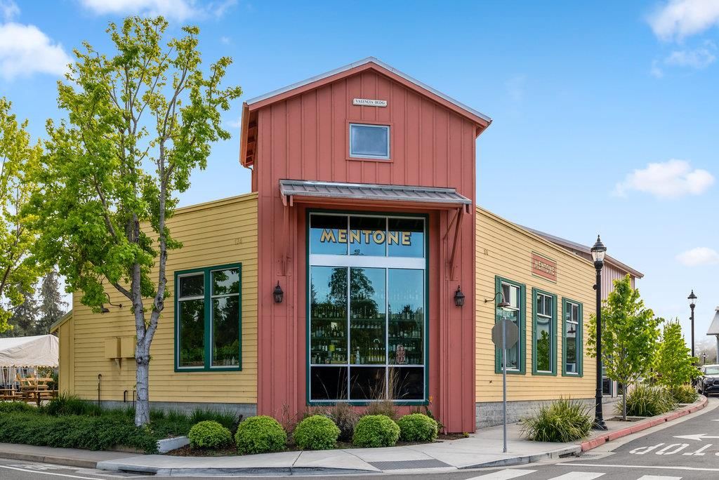 Exterior, Facade, None