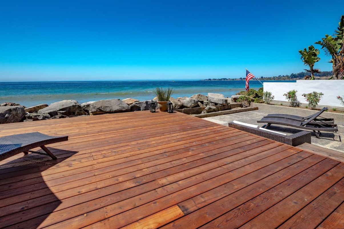Exterior, Pool, Water