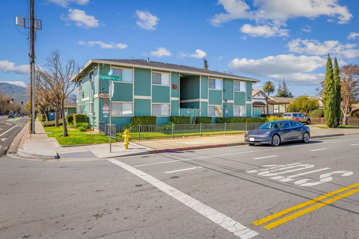Exterior, Facade, Condo Building