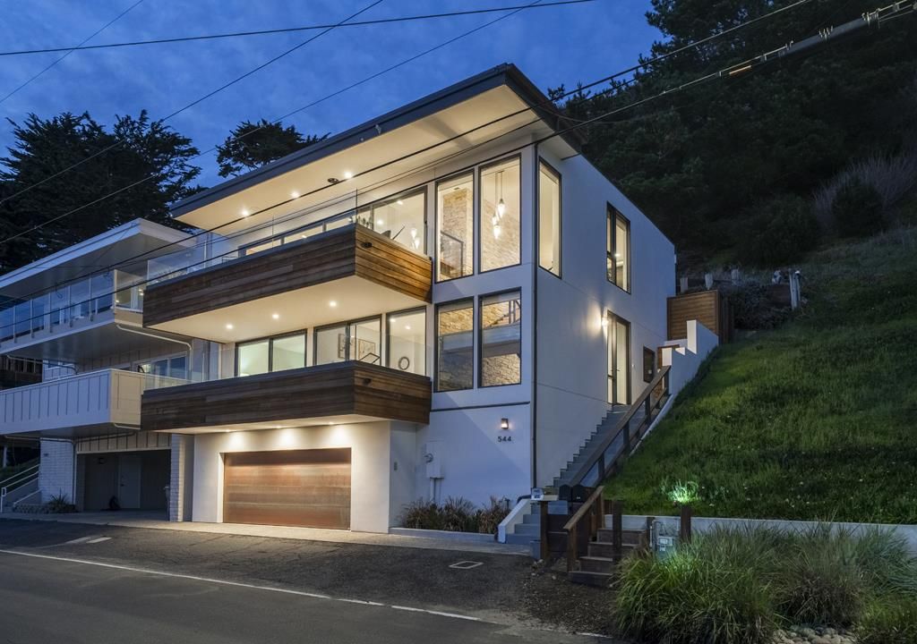 Attached, Exterior, Facade, Modern