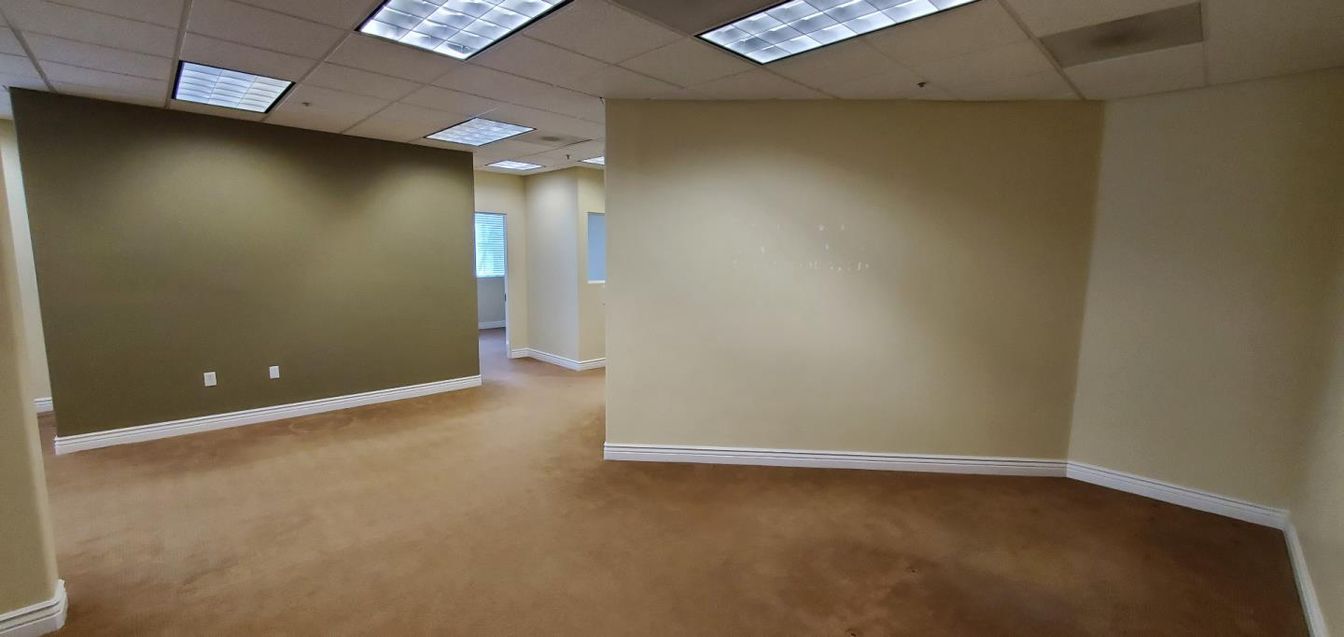 Empty room, Interior, Recessed Lighting
