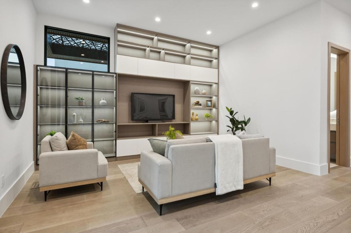 Interior, Living room, Recessed Lighting, Wood Texture Flooring