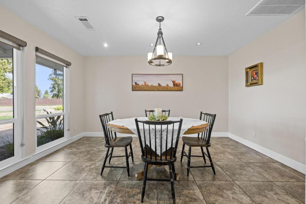 Dining room, Interior, Pendant Lights, Recessed Lighting