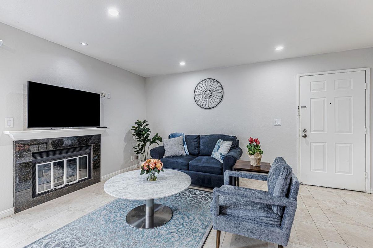 Fireplace, Interior, Living room, Recessed Lighting