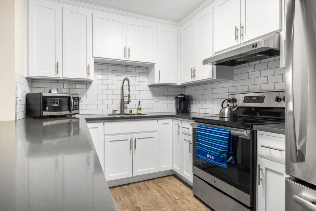 Interior, Kitchen, Stainless Steel Appliances, Wood Texture Flooring