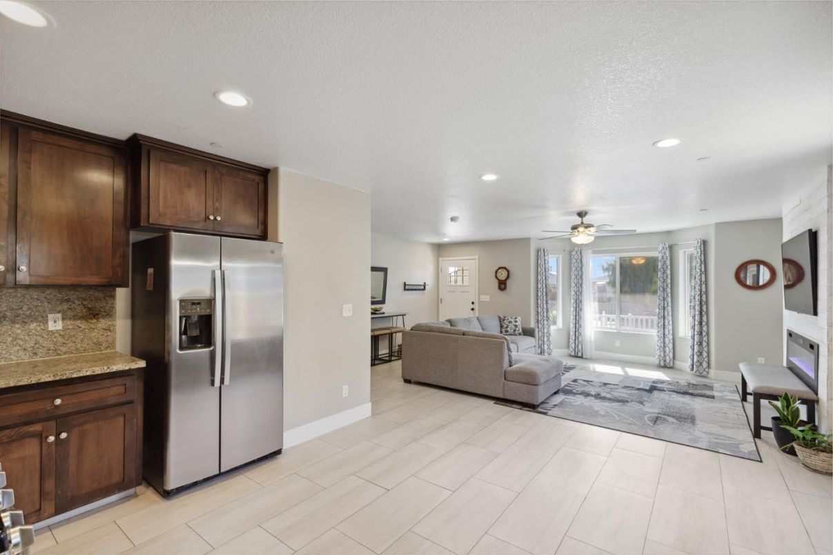 Interior, Kitchen, Living room, Recessed Lighting, Stainless Steel Appliances