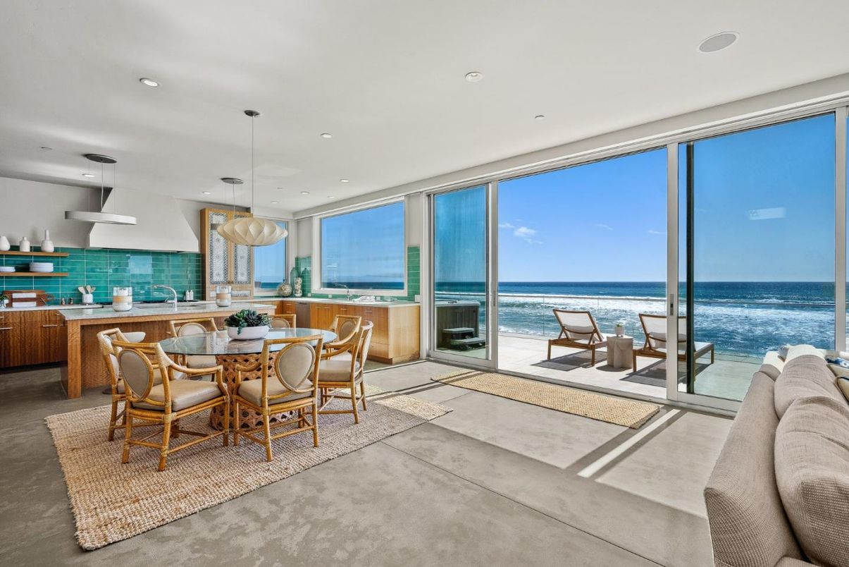 Dining room, Interior, Kitchen, Pendant Lights, Recessed Lighting, Water
