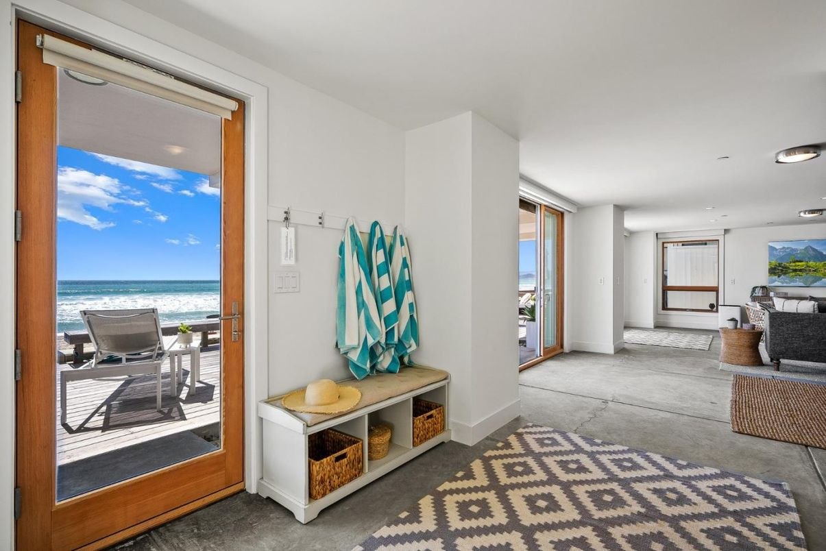Interior, Recessed Lighting, Water