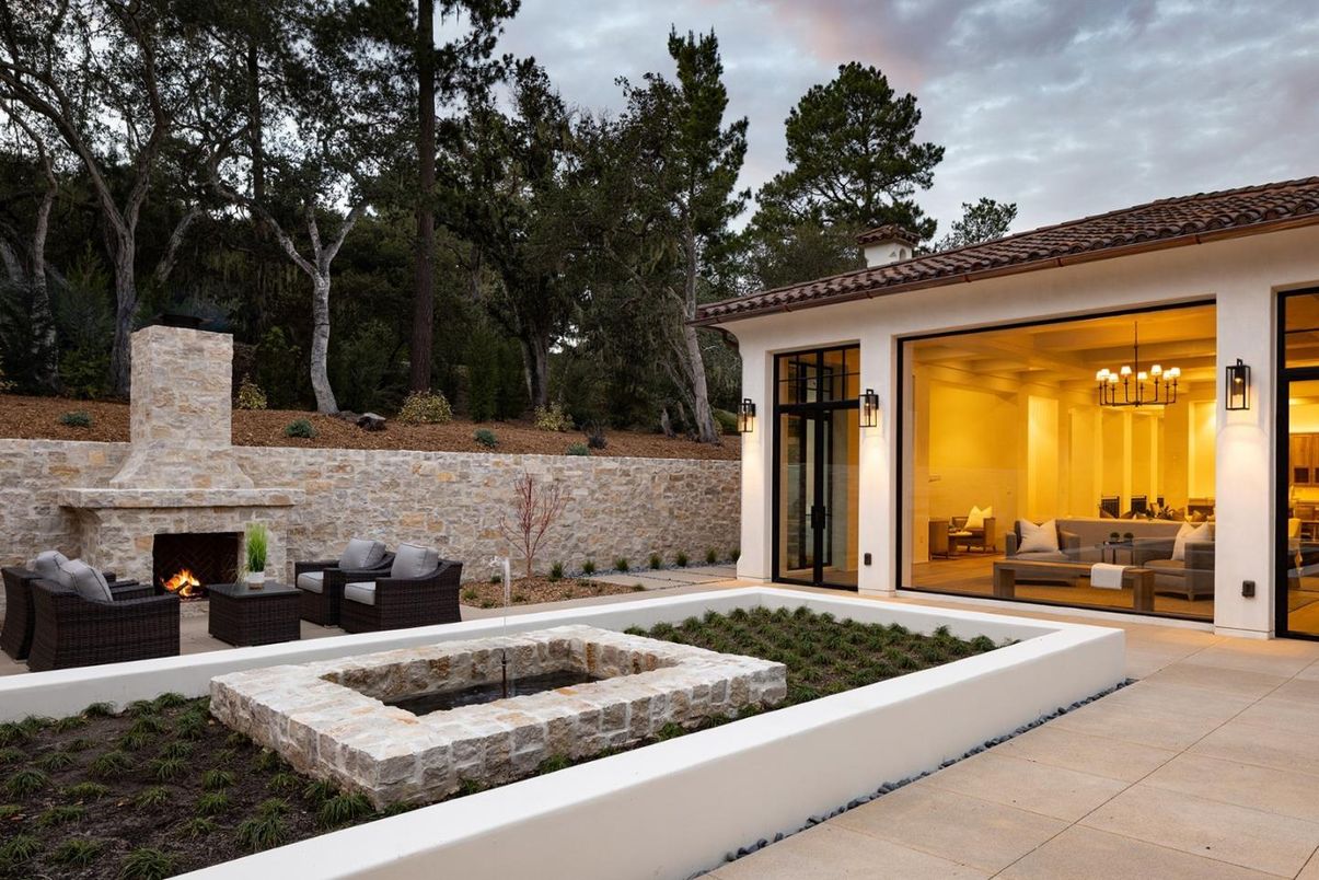 Exterior, Fireplace