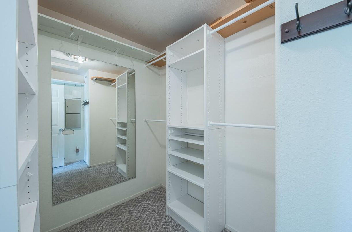 Interior, Walk-in Closets