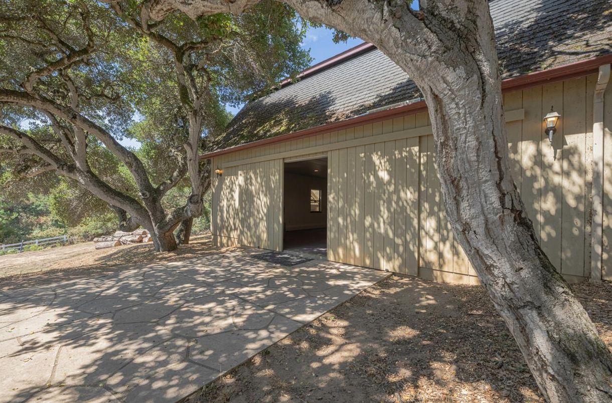 Detached Garage, Exterior