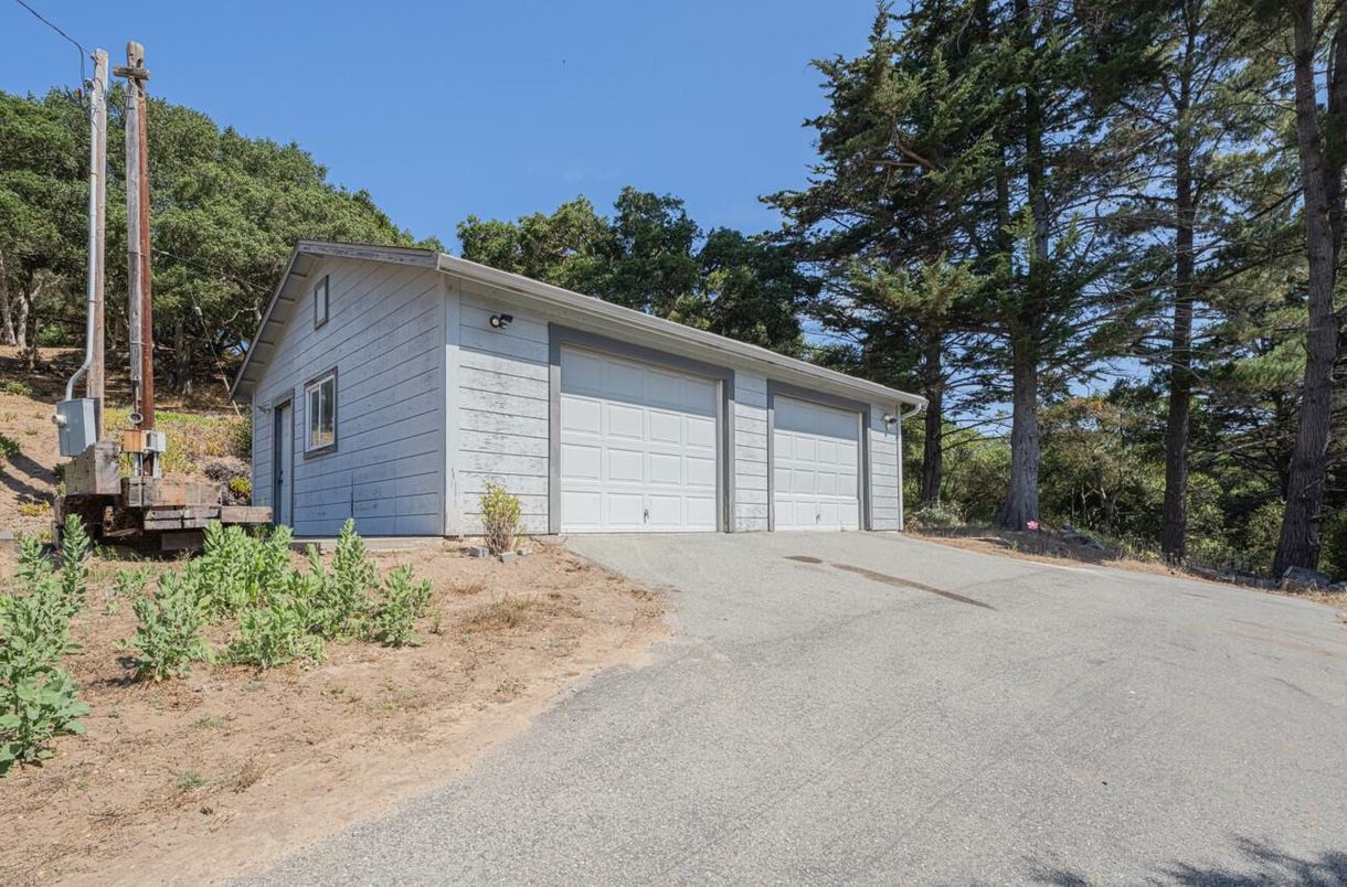 Detached Garage, Exterior