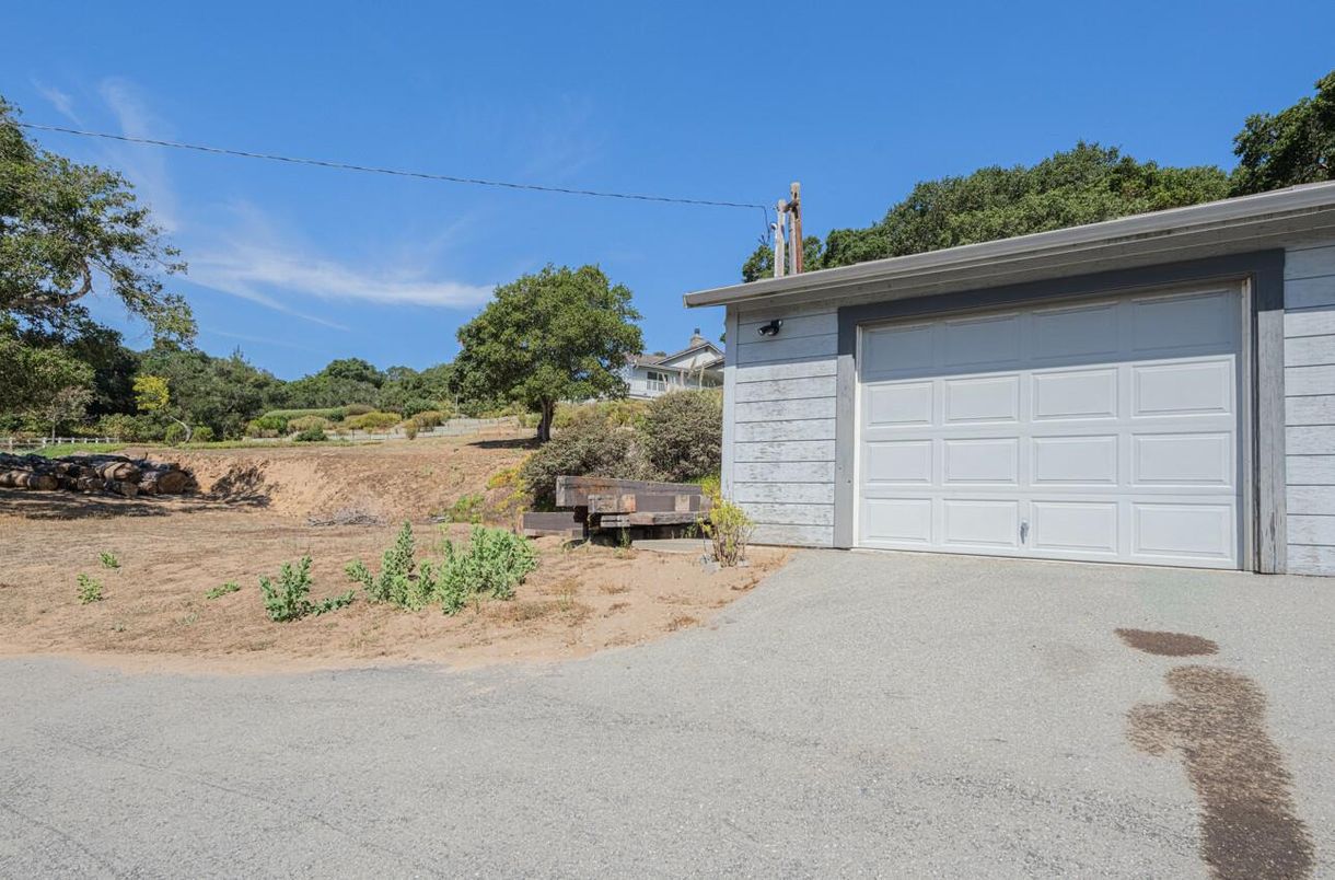 Backyard, Detached Garage, Exterior