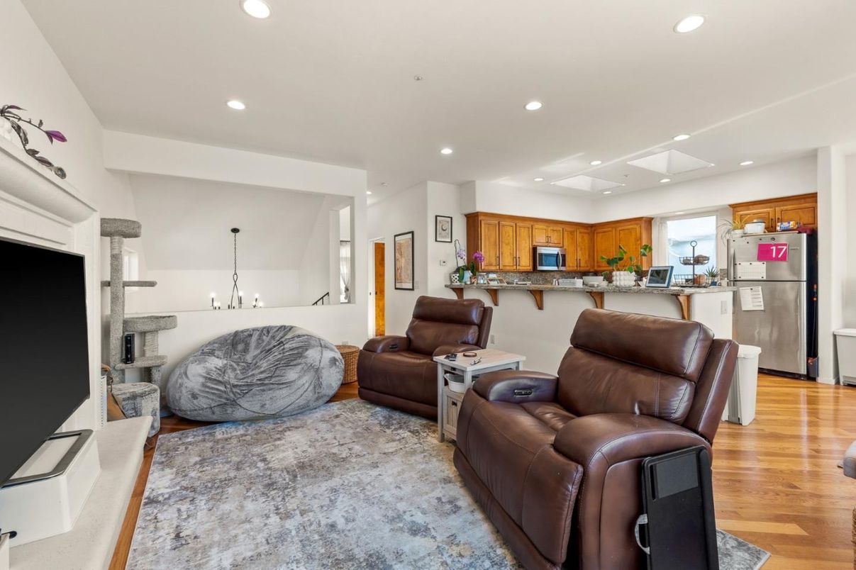 Interior, Kitchen, Living room, Recessed Lighting, Wood Texture Flooring